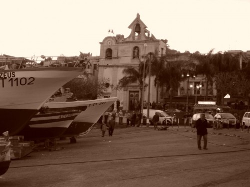 Aci Castello - Un pomeriggio, tra il mare e la Chiesa Aci Castello - Un pomeriggio, tra il mare e la Chiesa