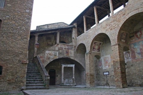 San Gimignano - chiostro