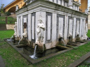 Fontana del Rosello: la statua dell’estate