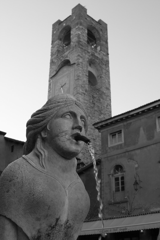 ''fontana in piazza vecchia'' - Bergamo