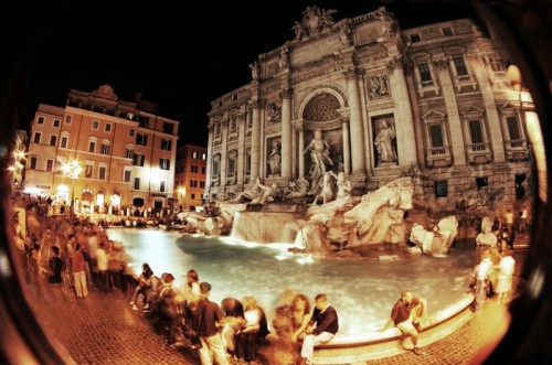 Roma - Fontana di Trevi notturna