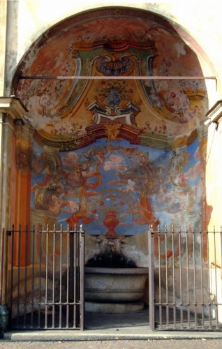 Tirano - Fontana in Piazza del Santuario a Tirano
