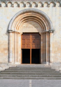 S. Maria di Betlem. Il portale