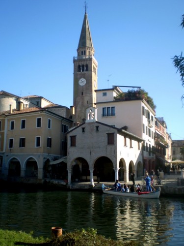 Portogruaro - Campanile del duomo di Sant'Andrea e l'Oratorio della Pescheria