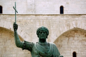 IL GIGANTE E LA SUA CHIESA