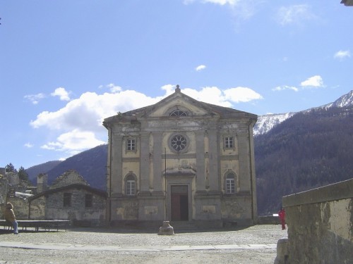 Fenestrelle - chiesa all'interno del forte di fenestrelle Fenestrelle - chiesa all'interno del forte di fenestrelle