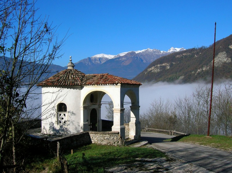 ''Piccola chiesetta con panorama per meditare'' - Feltre