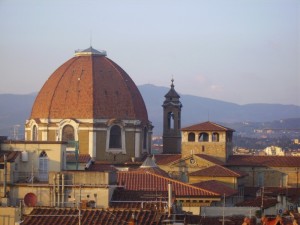 Basilica di San Lorenzo … in mezzo ai tetti di Firenze
