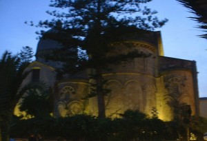 Il Duomo di Tropea. Abside tra i rami.