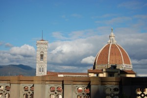 Il campanile accanto alla cupola…