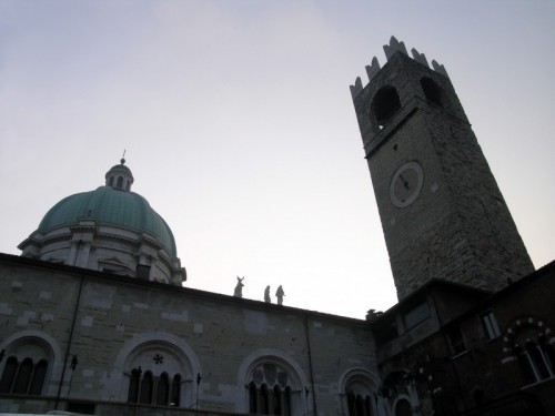Brescia - Retro del Duomo al tramonto