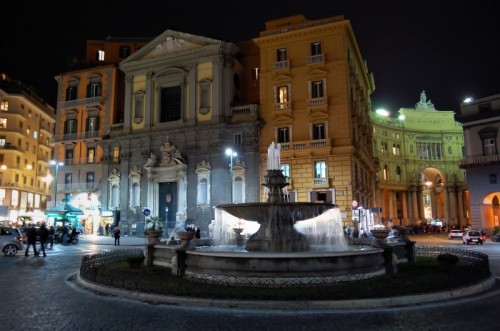 Napoli - La Fontana del Carciofo e la Chiesa di San Ferdinando