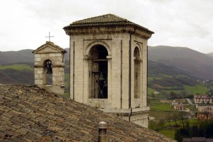 Campanili a Cascia - Giornata piovosa