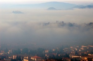 La Santissima tra la nebbia
