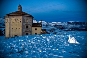 CHIESA DI SANTA MARIA DELLA PIETA’  CON LUMACA