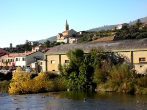 CHIESA VISTA DAL TORRENTE