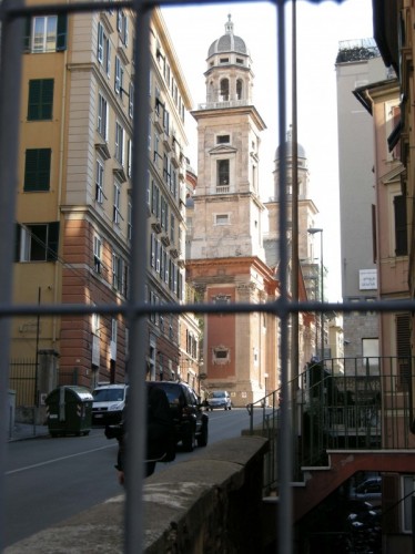 Genova - la vita del giorno e la chiesa