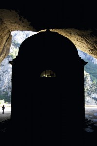 “Grembo di pietra”