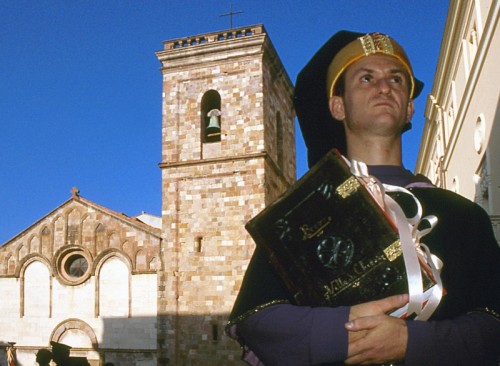 Iglesias - Villa di Chiesa, oggi Iglesias: Cattedrale di Santa Chiara 1324