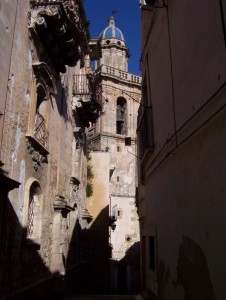S. Maria dell’Itria, campanile nel vicolo