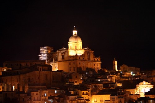 Piazza Armerina - Cattedrale in notturna