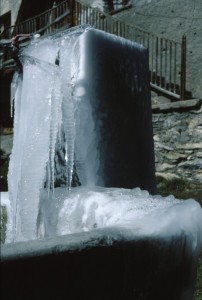 Fontana ghiacciata a Vetan