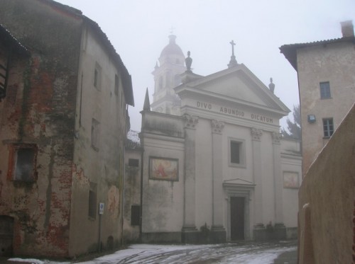 Buronzo - Immersa nella nebbia Buronzo - Immersa nella nebbia