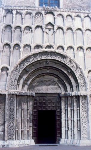 Ancona - Portale della Chiesa di Santa Maria della Piazza ad Ancona Ancona - Portale della Chiesa di Santa Maria della Piazza ad Ancona