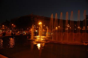 Fontana in Piazza Castello - Particolare notturno2