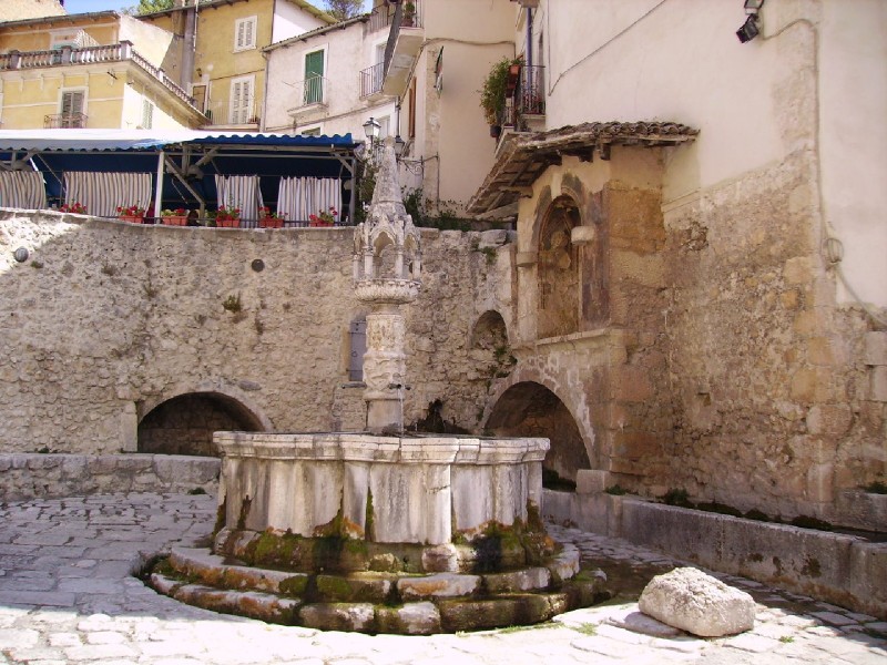 ''Fontana medioevale'' - Fontecchio