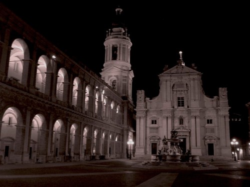Loreto - la santa casa e la piazza
