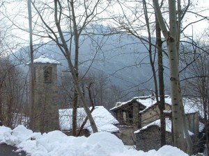 nascosto tra boschi e neve