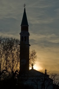 La chiesa di Dolo al tramonto