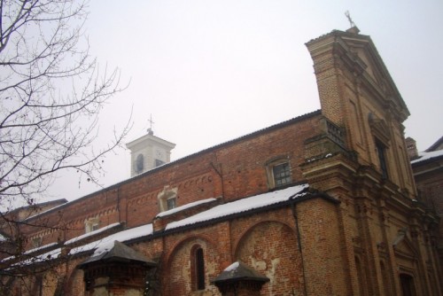 Carmagnola - L'abbazia di Casanova in una giornata di nebbia