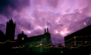 Il Duomo di Massa Marittima con un insolito tramonto