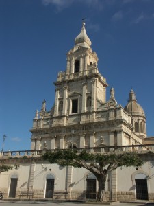 Comiso. Piazza delle erbe e Matrice