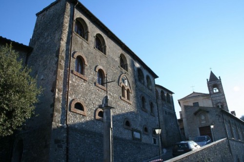 Roccagiovine - San Nicola e il Palazzo Orsini Roccagiovine - San Nicola e il Palazzo Orsini