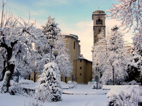 Borgosesia - Chiesa di San Pietro e Paolo. Borgosesia - Chiesa di San Pietro e Paolo.