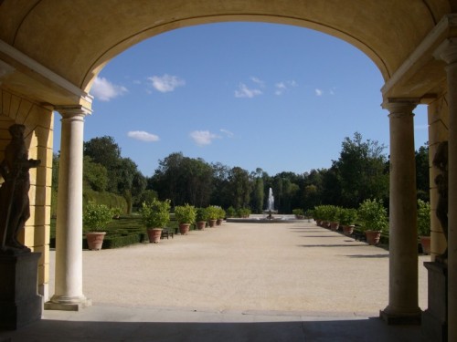 Colorno - Cornice alla Fontana. Reggia di Colorno (PR). Colorno - Cornice alla Fontana. Reggia di Colorno (PR).