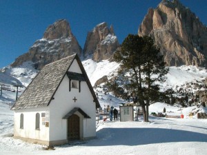 Natura e misticismo al Passo Sella