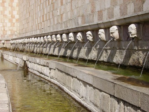 L'Aquila - Fontana delle 99 cannelle L'Aquila - Fontana delle 99 cannelle