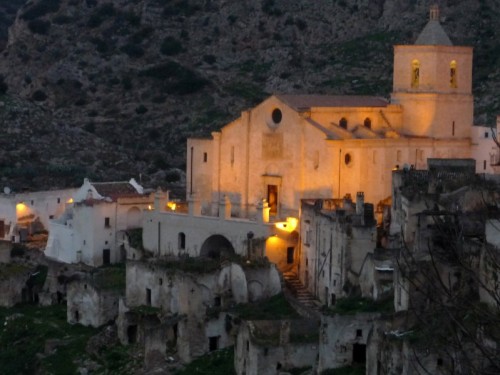 Ginosa - Chiesa Matrice (XVI secolo, in stile tardoromanico)