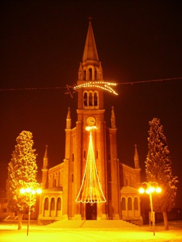 Quinto di Treviso - F104 - Chiesa di Santa Cristina Vergine e Martire durante la nevicata del 1 gen 2009 Quinto di Treviso - F104 - Chiesa di Santa Cristina Vergine e Martire durante la nevicata del 1 gen 2009