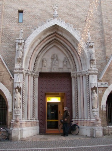 Pesaro - Prelievo in Chiesa