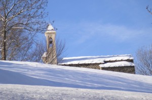 Cappella di Dravugna nella neve fresca