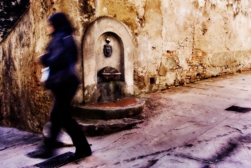 Castelfiorentino - La fontanina del "vicolo" Castelfiorentino - La fontanina del "vicolo"