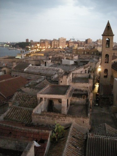 Taranto - campanile di san cataldo e tetti del borgo antico