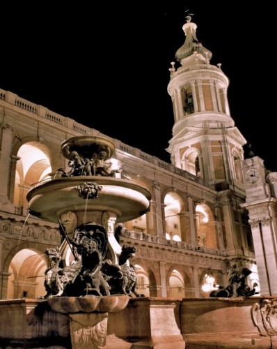 Loreto - Fontana Santa Casa di Loreto Loreto - Fontana Santa Casa di Loreto