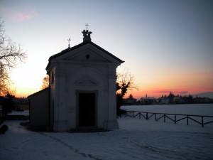 Chiesetta al tramonto