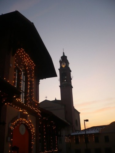 Carimate - chiesa di Carimate al tramonto..Natalizia